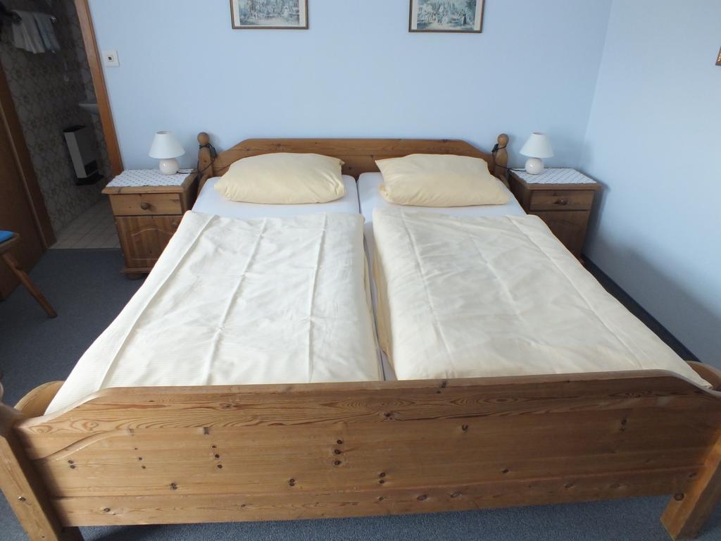 Pension Blauer Gamsbock Kiefersfelden Rum bild